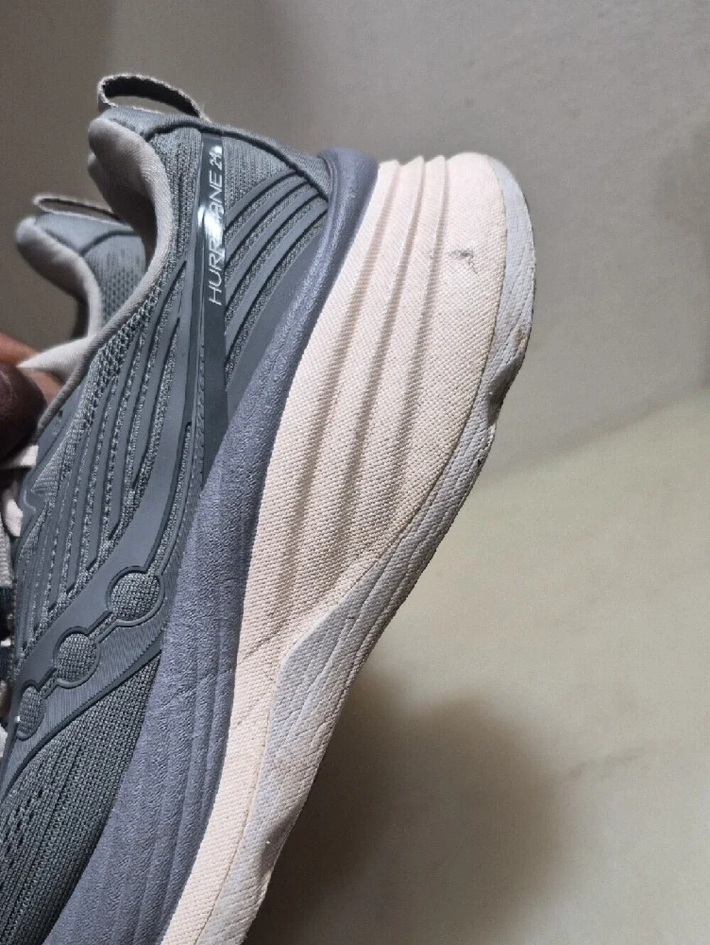 Saucony Women's Light Gray Athletic Running Shoes